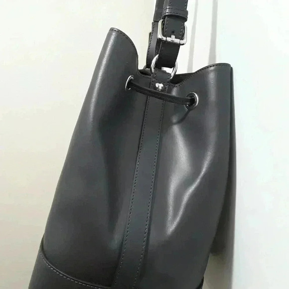 Floto Milano genuine leather bucket purse - Picture 3 of 15